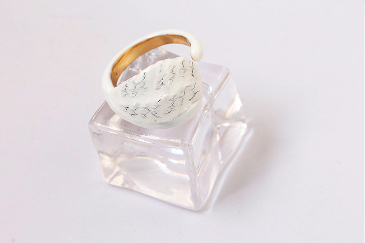 White Swan Enamel Adjustable Ring Set