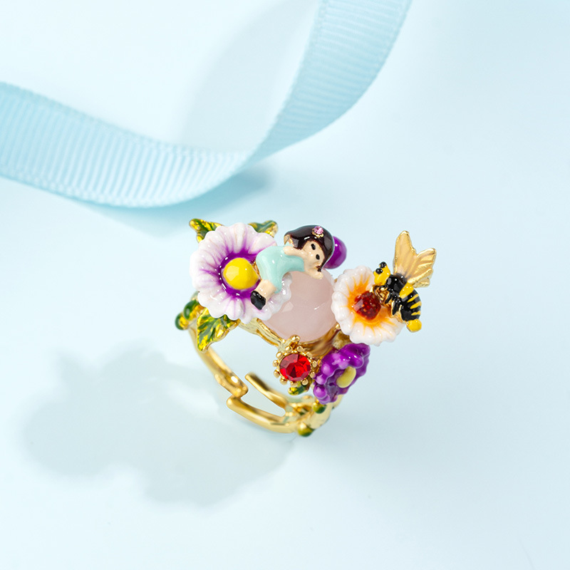 Enamel Glazed Daisy Flower Bee Inlaid Gem Ring 14K Gold Plated