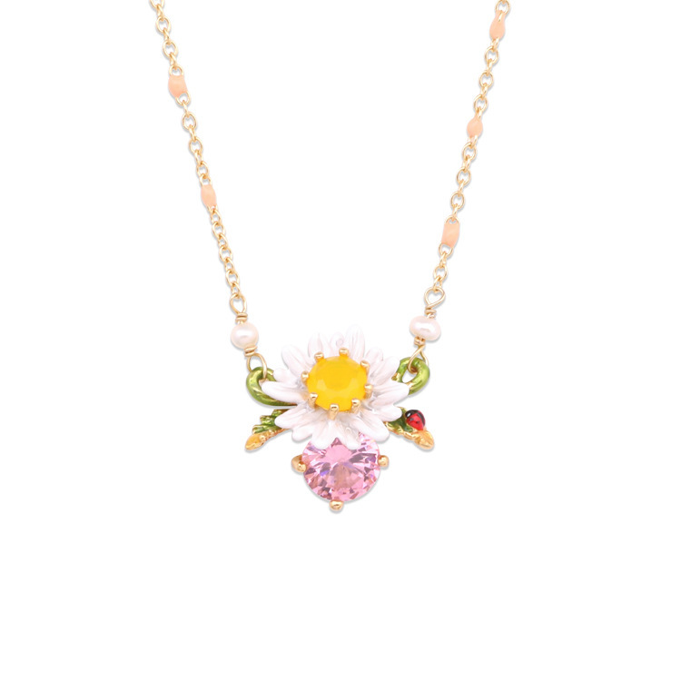 Daisy On Faceted Crystal Enamel Necklace